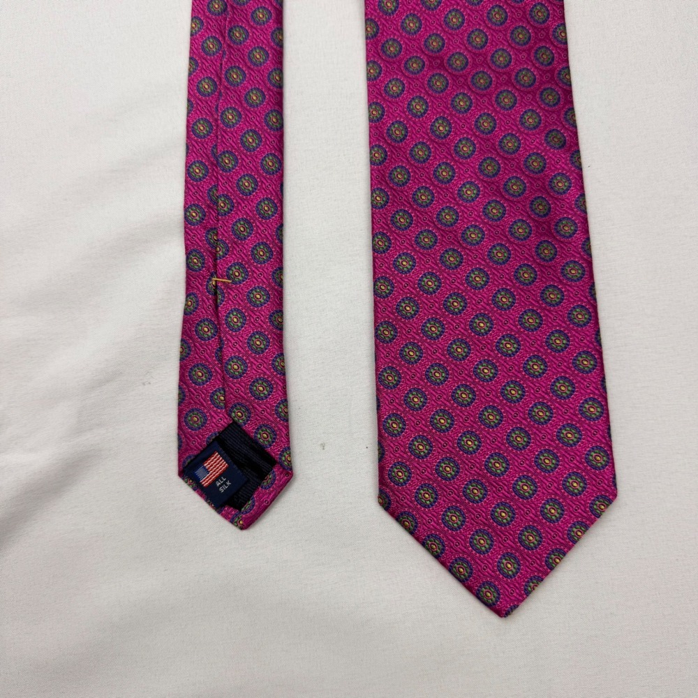 Holland & Sherry Necktie Mens 57x3.5 Magenta Pink Silk Geometric Medallion USA